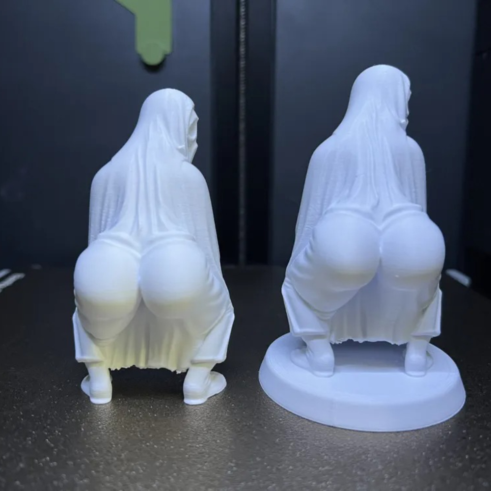 Dancing Butt Ghost Statue Orna - огляд і ціна Musical Instrument Balalaika